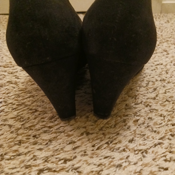 Shoes - Picture 2 of 3